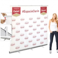 Banner con Portabanner Roll Up 240x200 cm